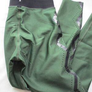 Ultracor Green And Black Leggings - XS